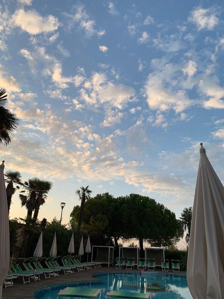 Park Hotel Cellini リド・ディ・イエゾロ エクステリア 写真